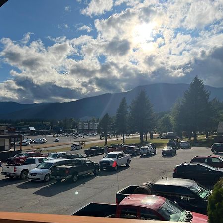 Chalet Inn Kitimat Dış mekan fotoğraf