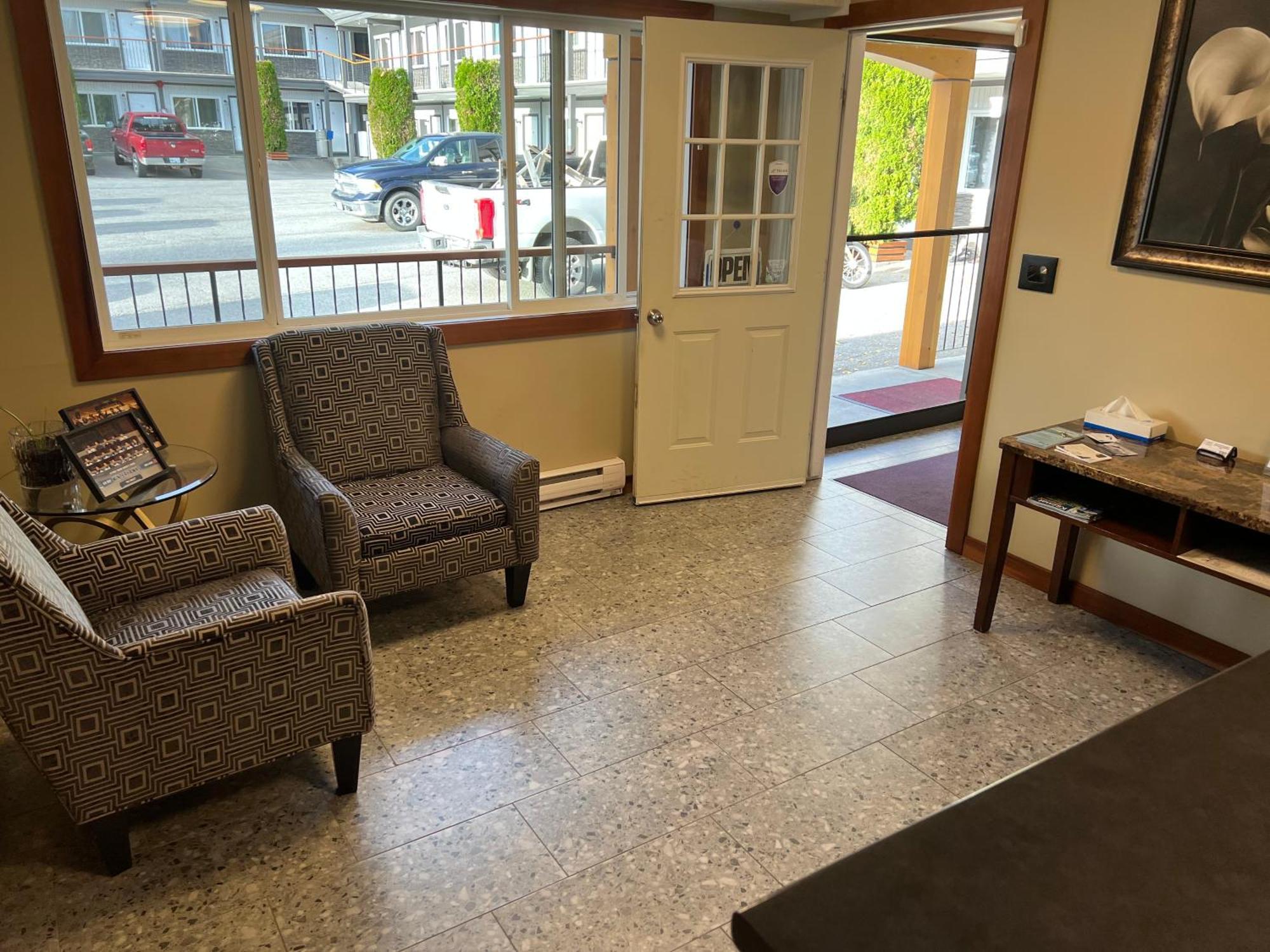 Chalet Inn Kitimat Dış mekan fotoğraf