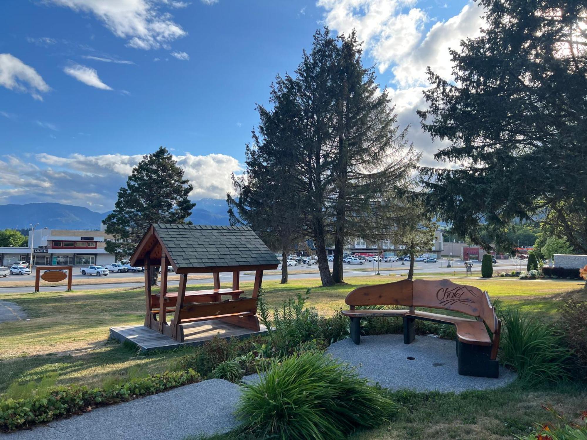 Chalet Inn Kitimat Dış mekan fotoğraf