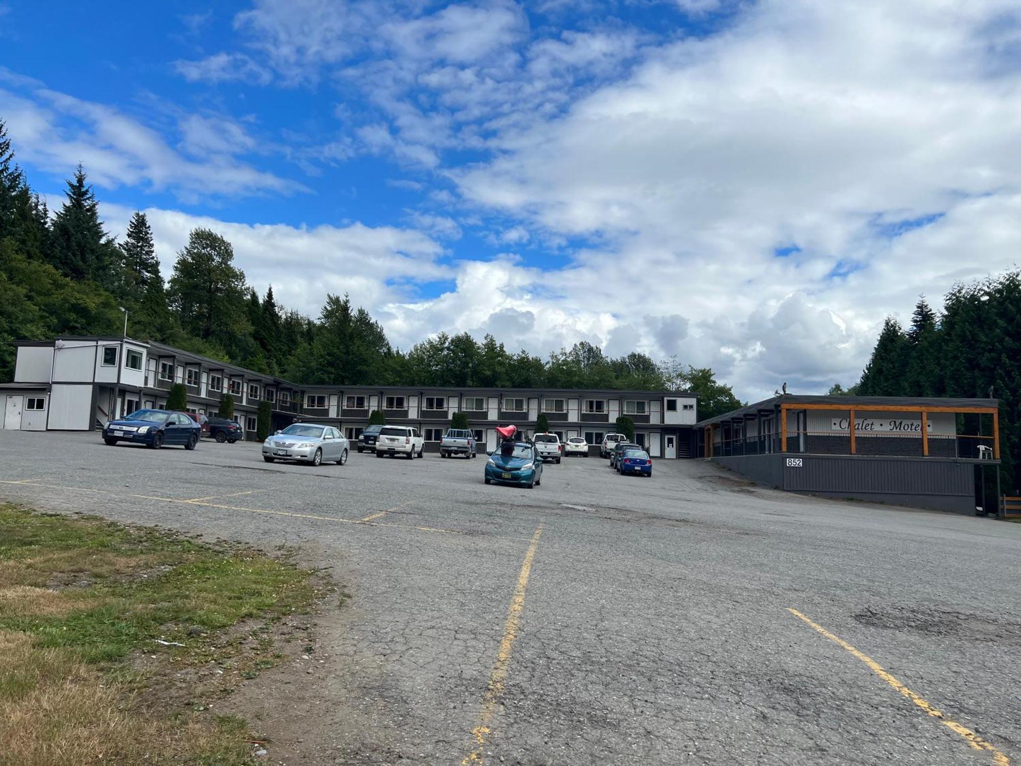 Chalet Inn Kitimat Dış mekan fotoğraf