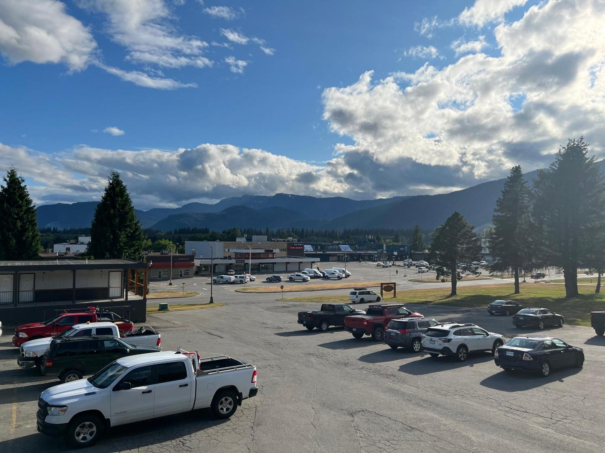Chalet Inn Kitimat Dış mekan fotoğraf
