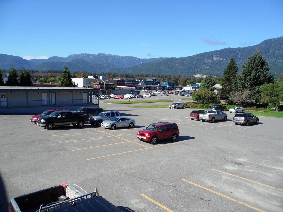 Chalet Inn Kitimat Dış mekan fotoğraf