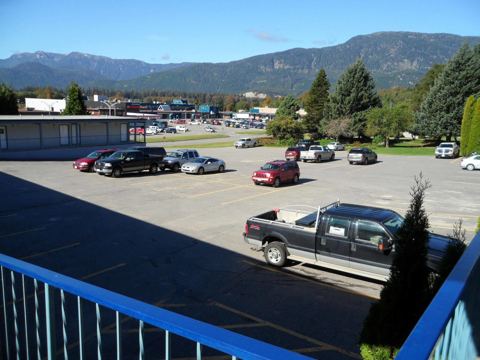 Chalet Inn Kitimat Dış mekan fotoğraf