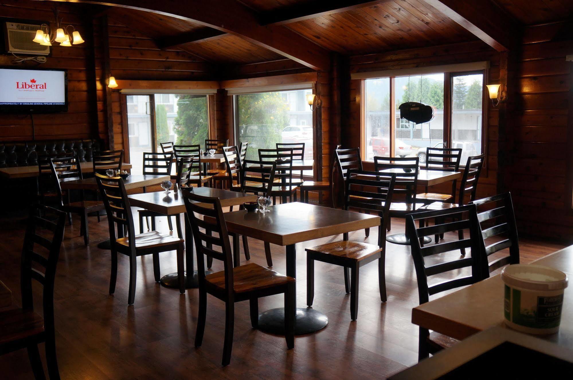 Chalet Inn Kitimat Dış mekan fotoğraf