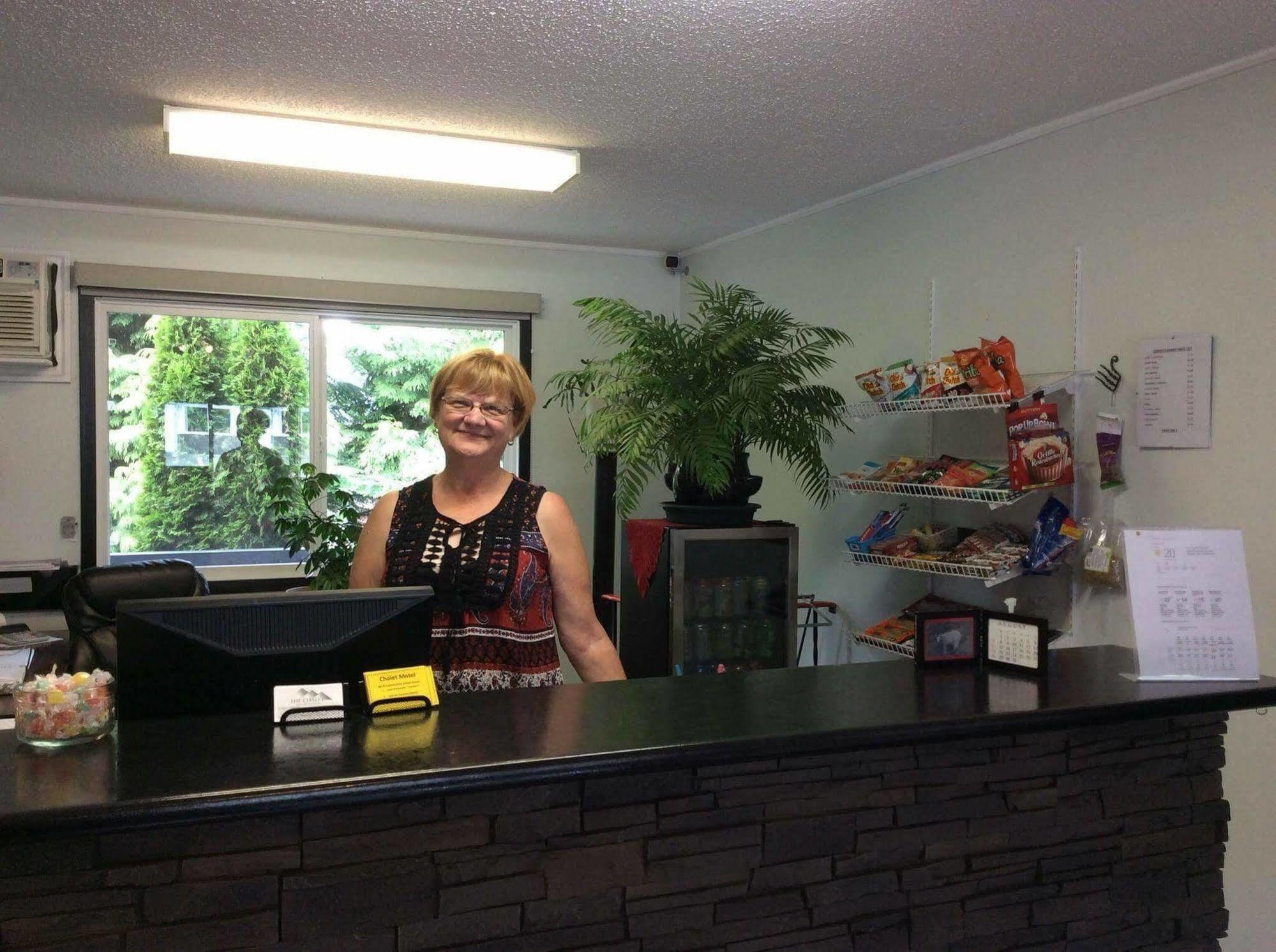 Chalet Inn Kitimat Dış mekan fotoğraf